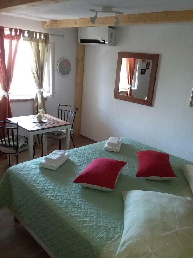 Apartman Mir *